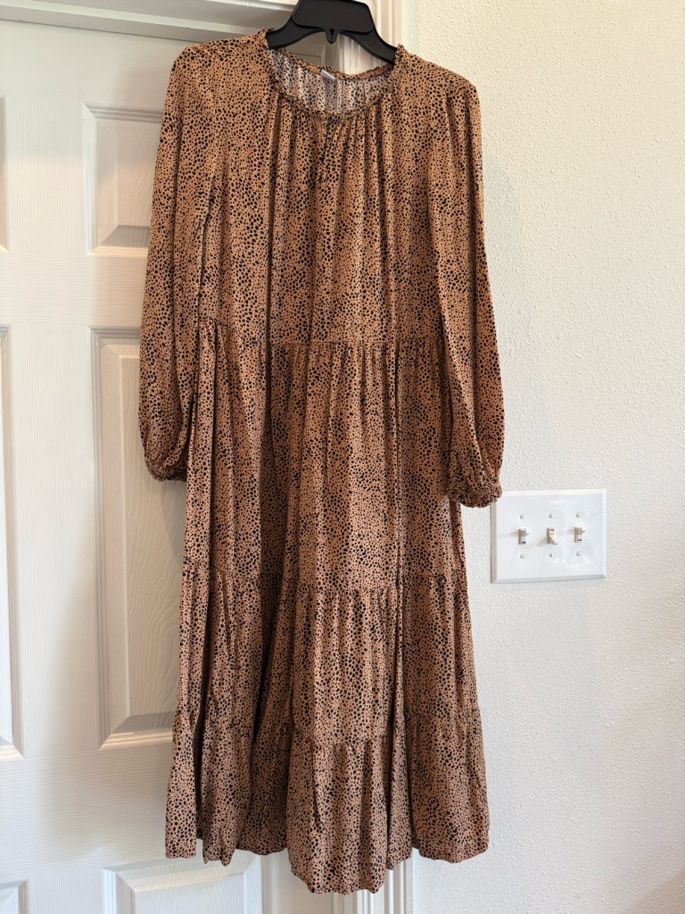 Old Navy Tan and Black Tiered Long-Sleeve Midi Dress